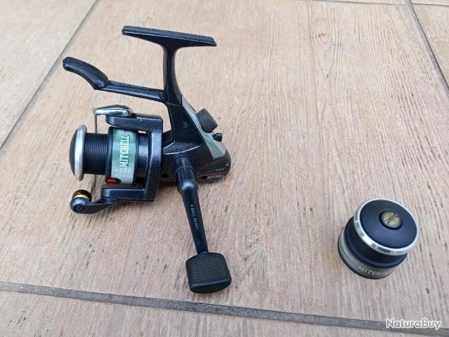 MOULINET MITCHELL FULL COTROL 200 . DEUX BOBINES . PARFAIT ETAT . 3 MOULINET MITCHELL FULL COTROL 200 . DEUX BOBINES . PARFAIT ETAT .