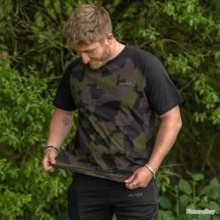 Avid Carp Distortion Camo Lite T Shirt -Boutique De Pêche 00004 Distortion Camo Lite T Shirt S